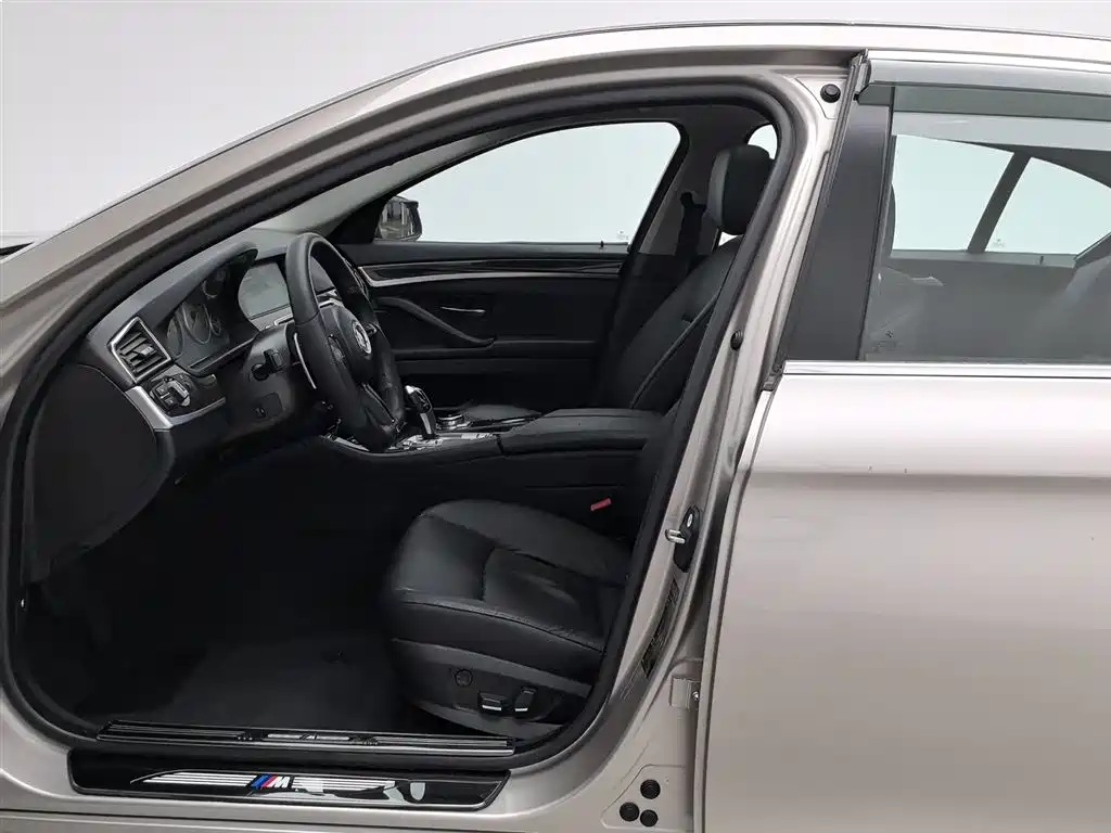 BMW 5 Series 2013 — фото 10