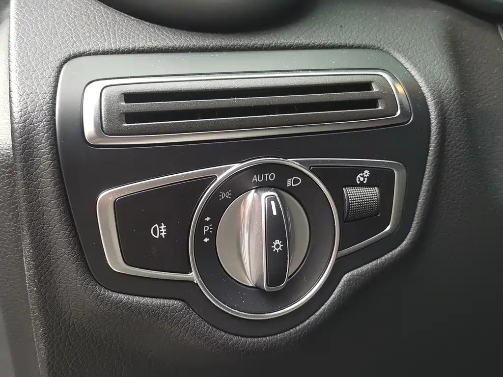 Mercedes-Benz GLC 2020 — фото 14
