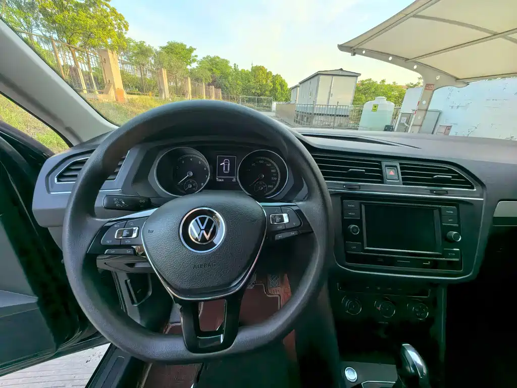 Volkswagen Tiguan L 2021 — фото 13