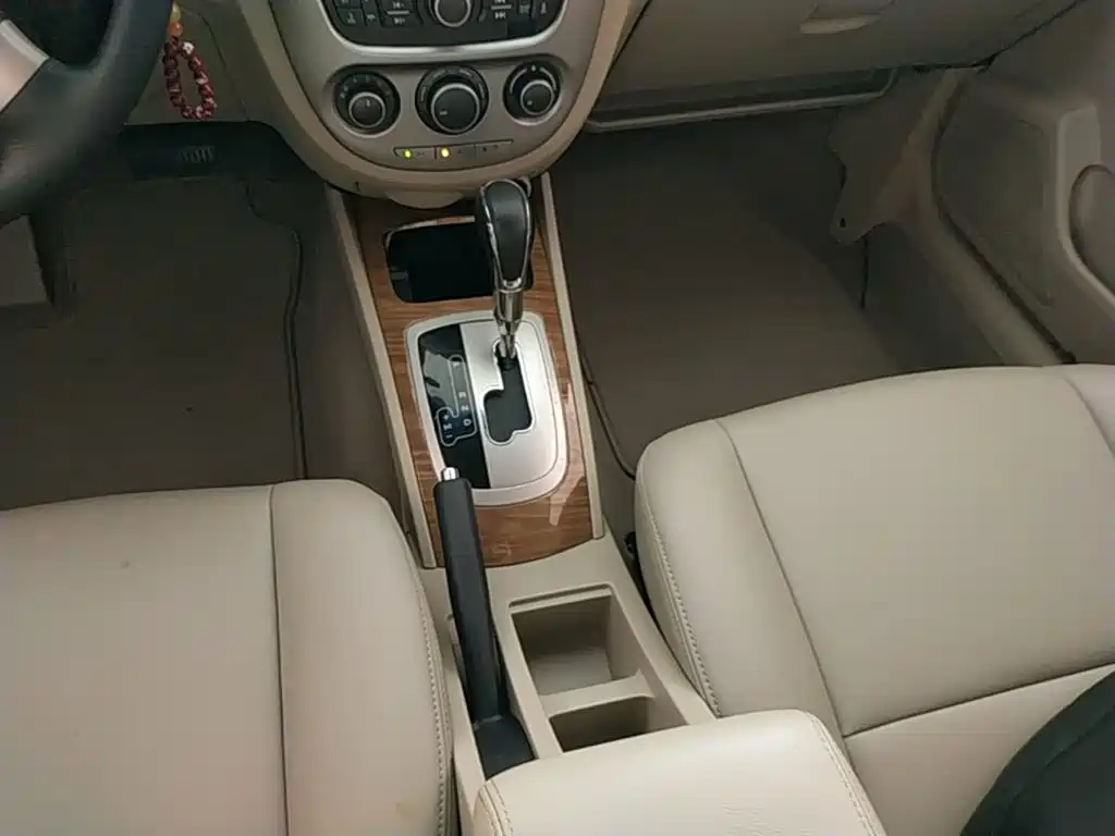 Buick Excelle 2016 — фото 14