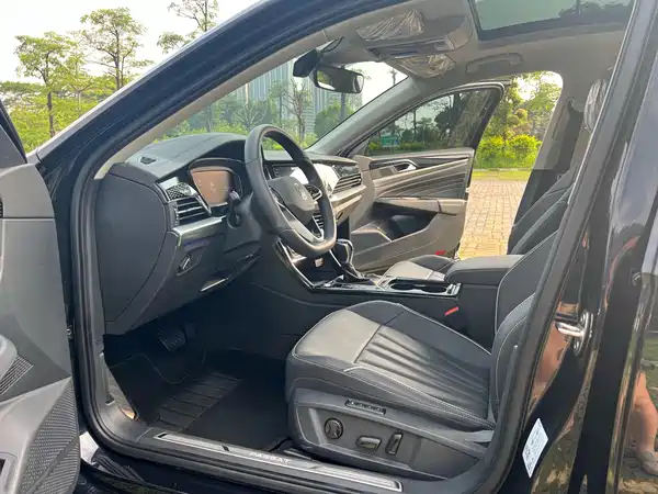 Volkswagen Passat 2023