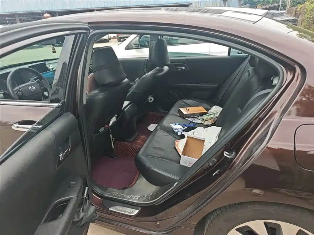 Honda Accord 2015 — фото 17