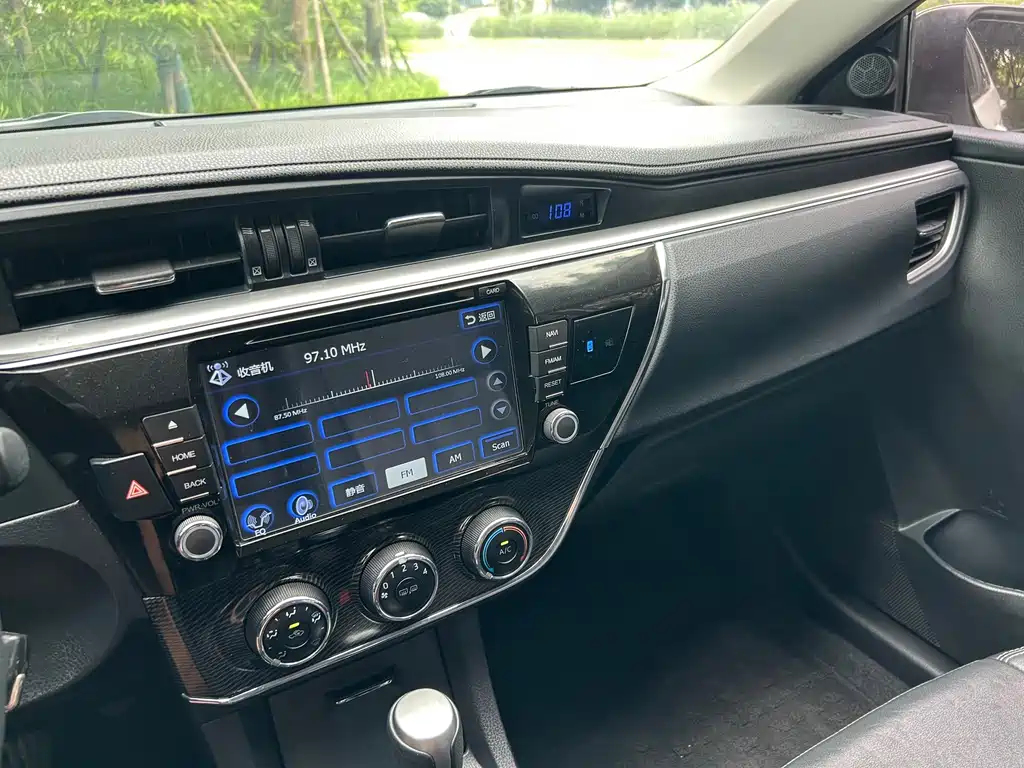 Toyota Corolla 2016 — фото 15
