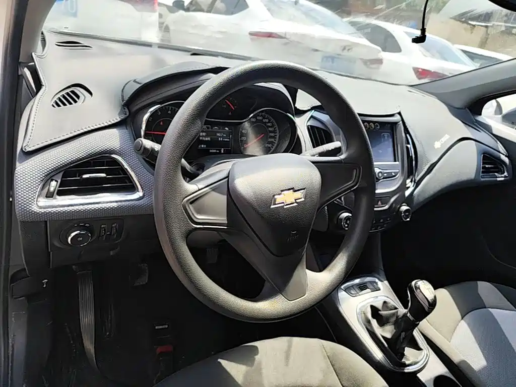 Chevrolet Cruze 2019 — фото 10