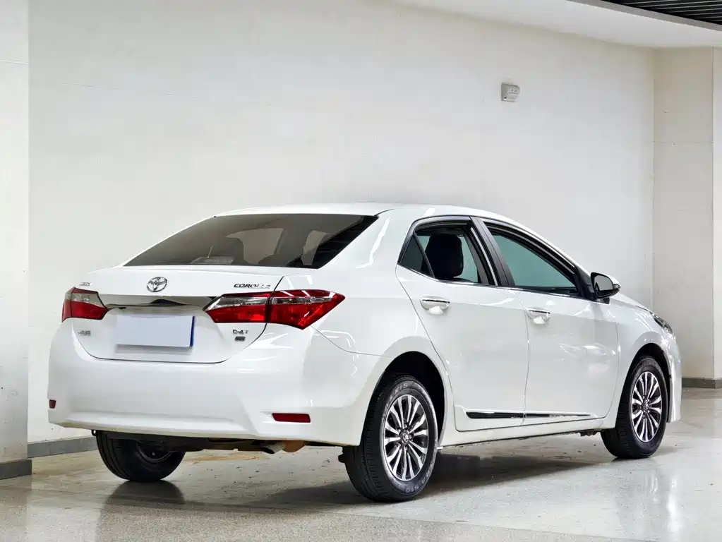 Toyota Corolla 2018 — фото 9
