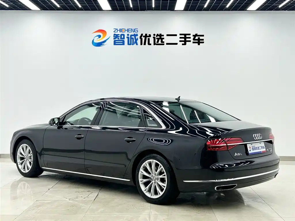Audi A8 2015 — фото 26