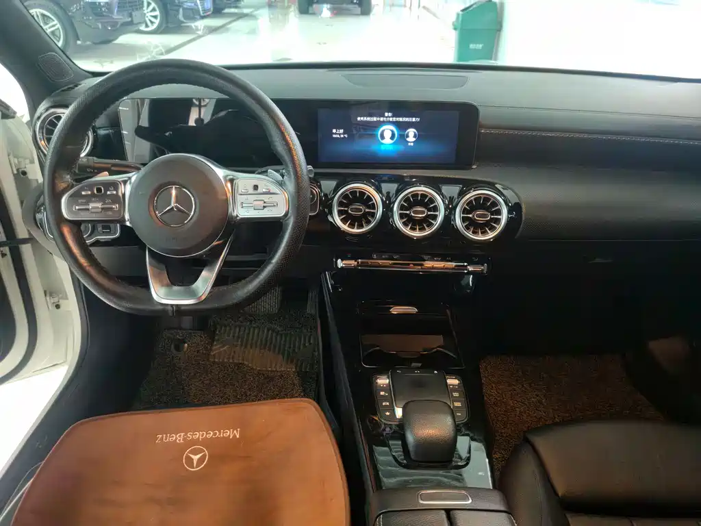 Mercedes-Benz A-Class 2022 — фото 10