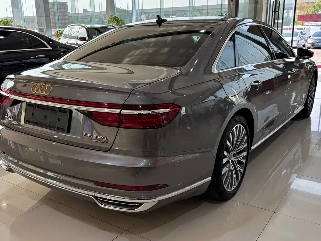 Audi A8 2018 — фото 3