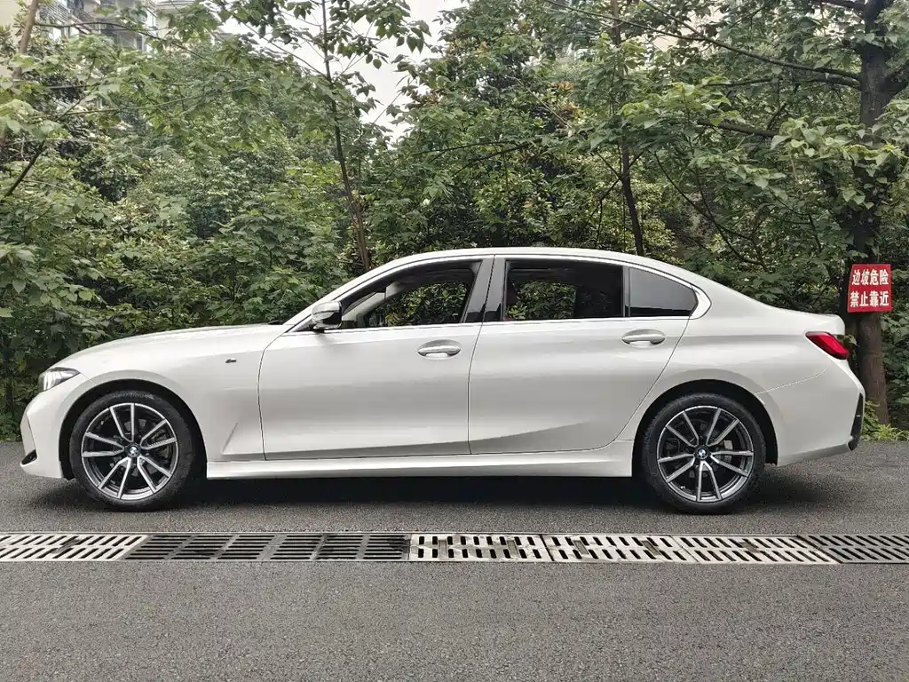BMW 3 Series 2023