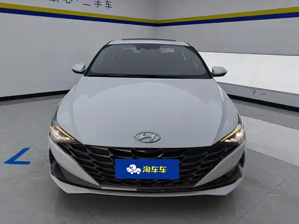 Hyundai Elantra 2021