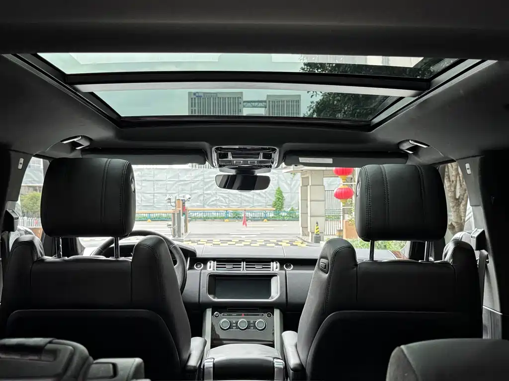 Land Rover Range Rover 2018 — фото 11