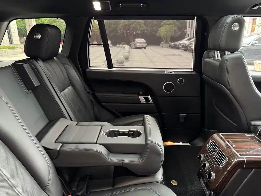 Land Rover Range Rover 2018 — фото 24