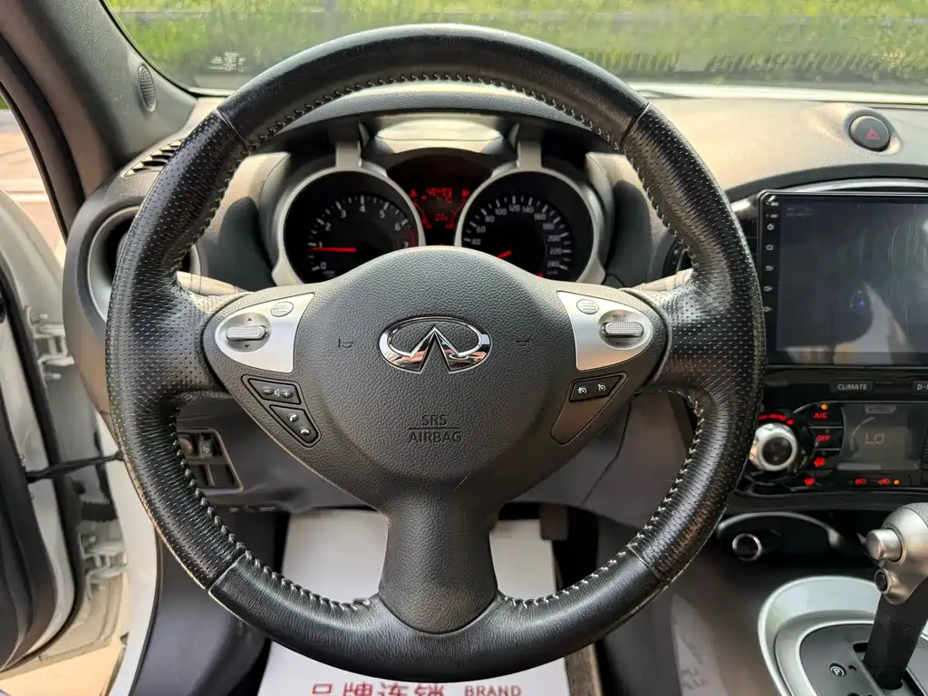 Infiniti ESQ 2019 — фото 10