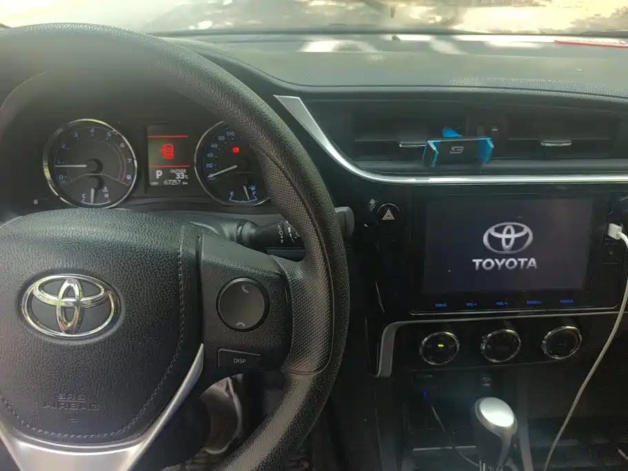 Toyota Corolla 2018 — фото 13