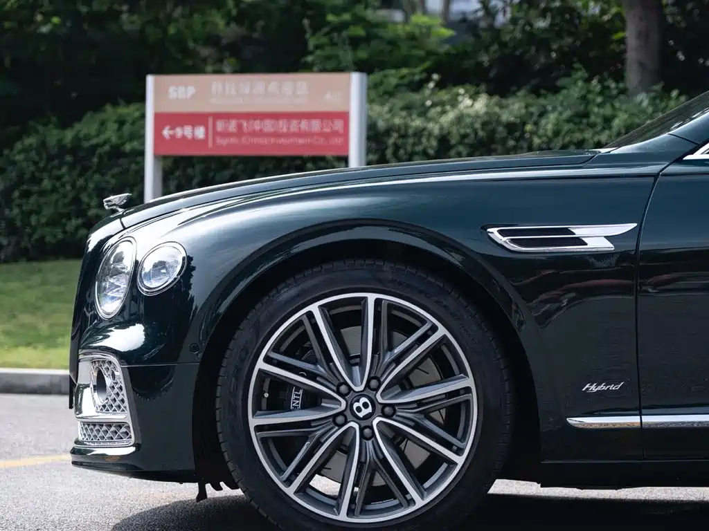 Bentley Flying Spur PHEV 2023 — фото 5