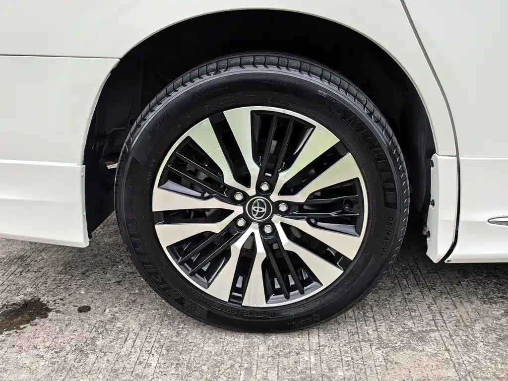 Toyota Alphard 2018 — фото 17