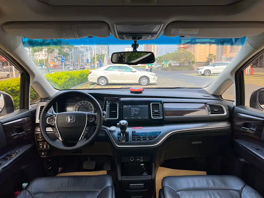Honda Elysion 2018 — фото 19