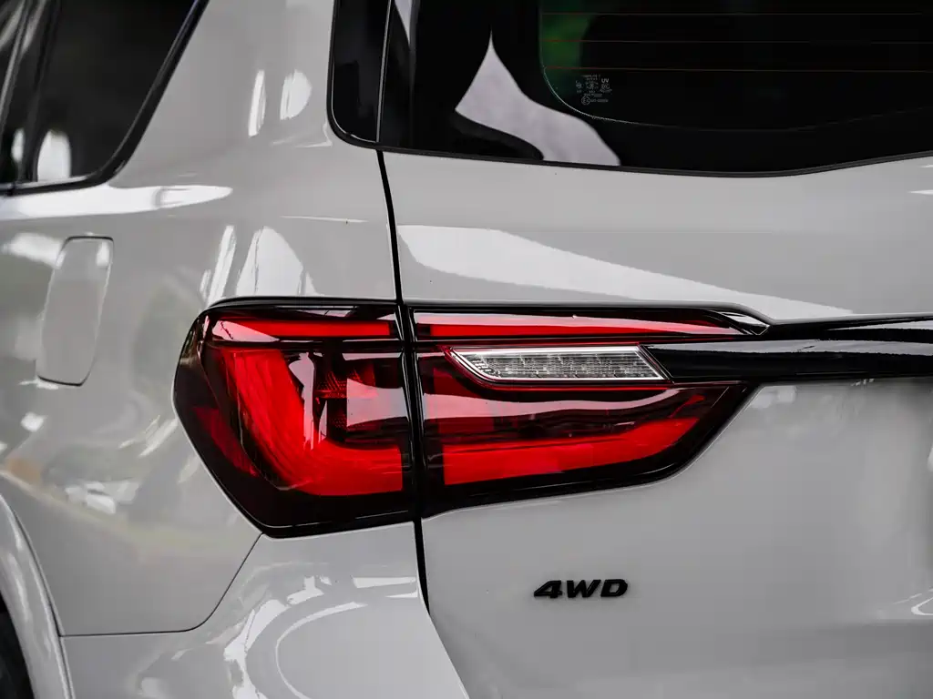 Infiniti QX80 2016 — фото 22