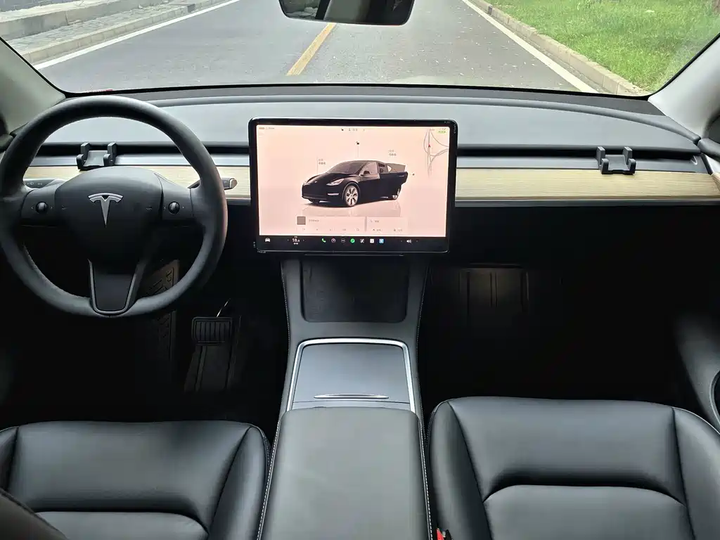 Tesla Model Y 2023 — фото 8
