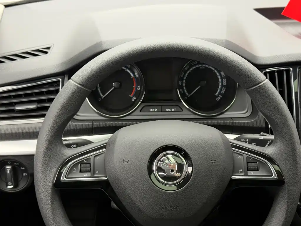 Skoda Kamiq 2023 — фото 15