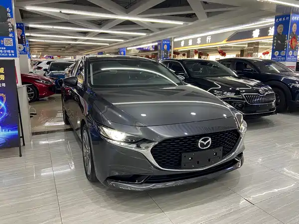 Mazda 3 Axela 2022