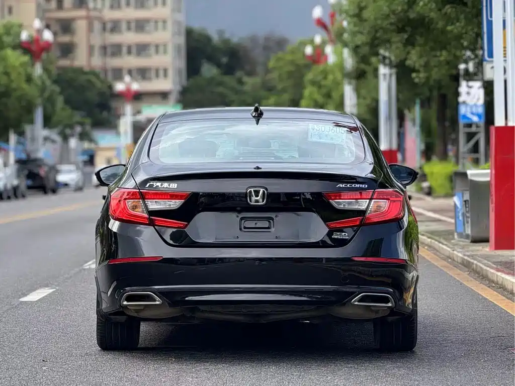 Honda Accord 2018 — фото 8