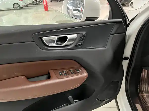 Volvo XC60 2024