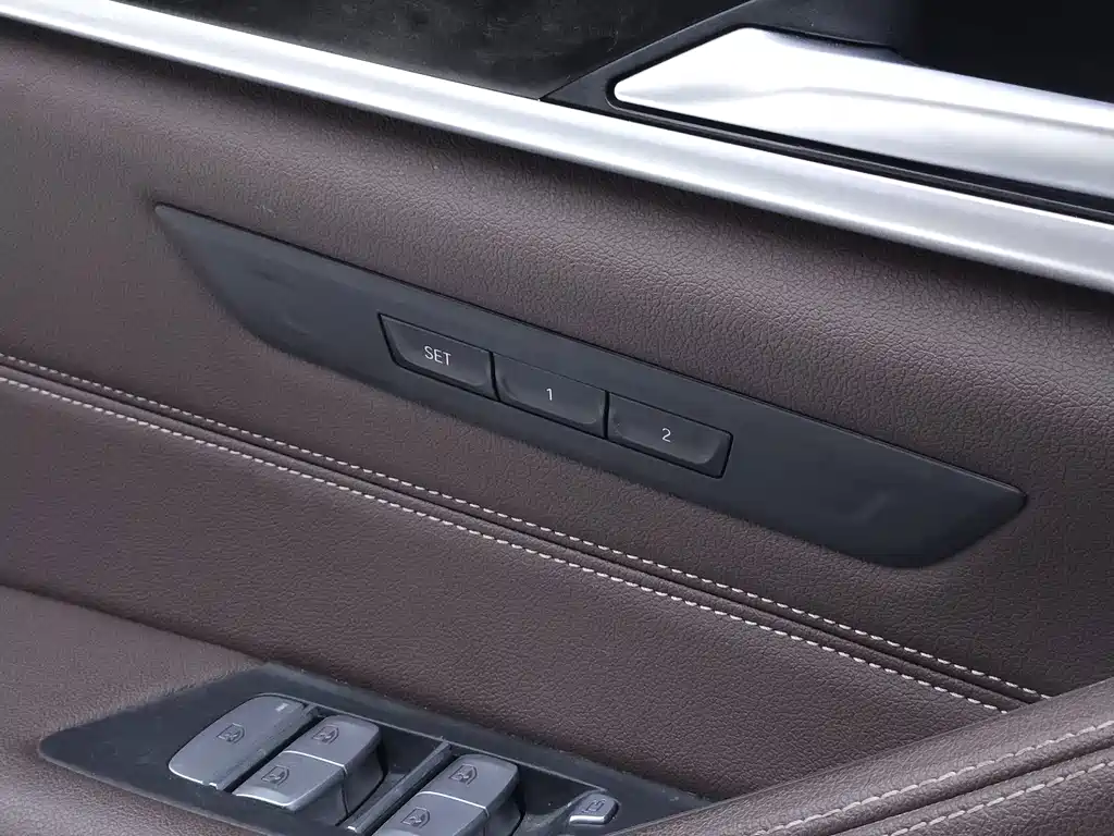 BMW 5 Series 2024 — фото 13