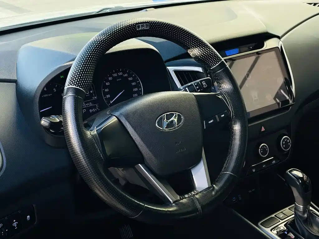 Hyundai ix25 2016 — фото 11