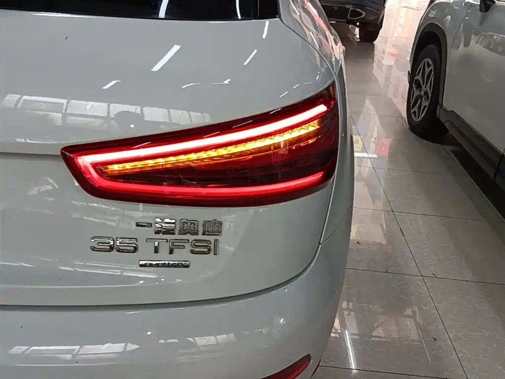 Audi Q3 2016 — фото 7