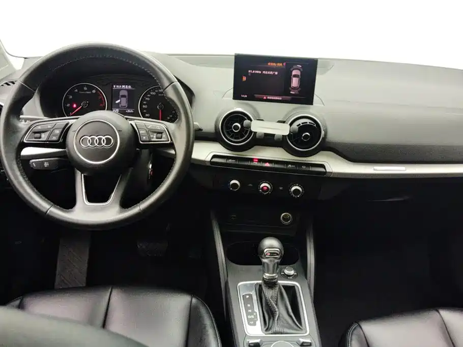 Audi Q2L 2021 — фото 12