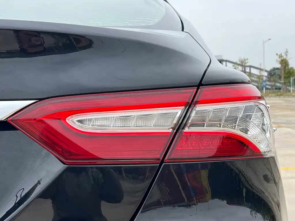 Toyota Camry 2020 — фото 11