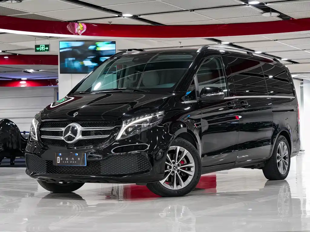 Mercedes-Benz V-Class 2023 — фото 1