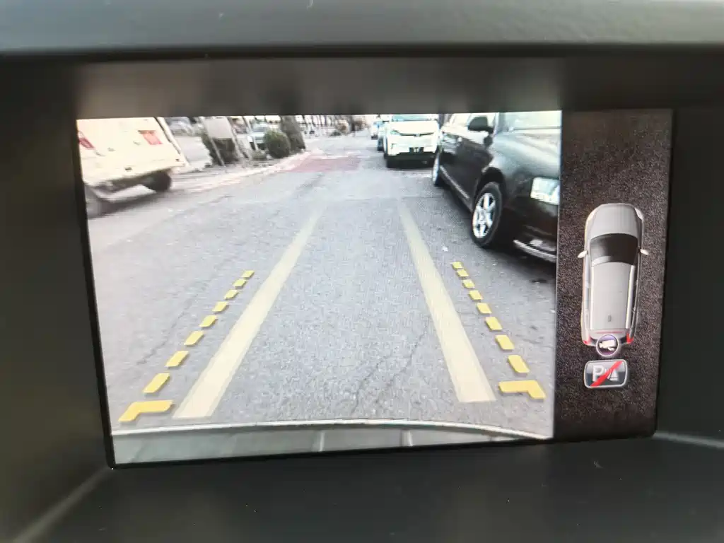 Volvo XC60 2011 — фото 16