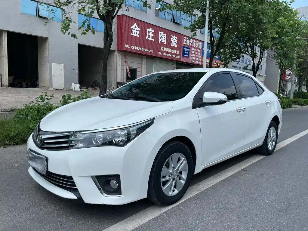 Toyota Corolla 2017 — фото 1