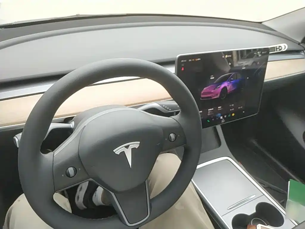 Tesla Model Y 2022 — фото 10