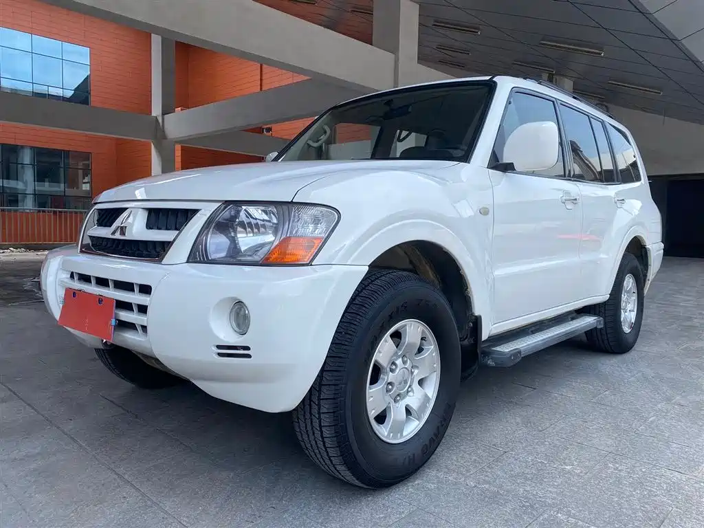 Mitsubishi Pajero 2013