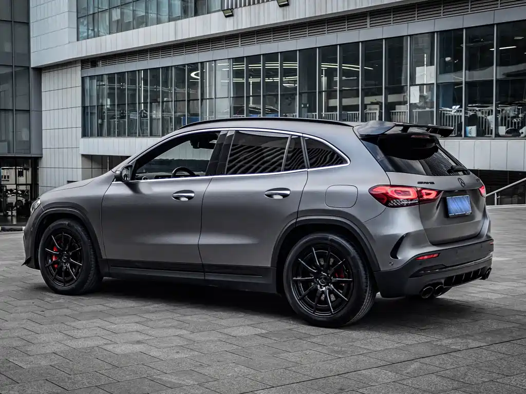 Mercedes-Benz GLA AMG 2022 — фото 4