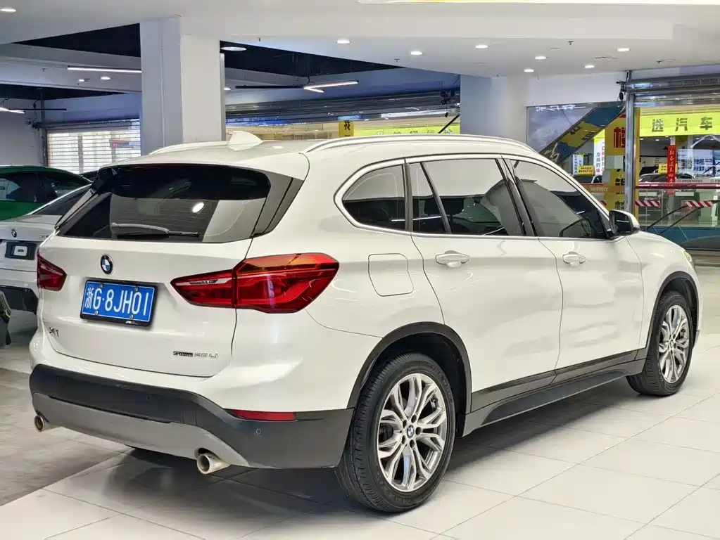 BMW X1 2018 — фото 15