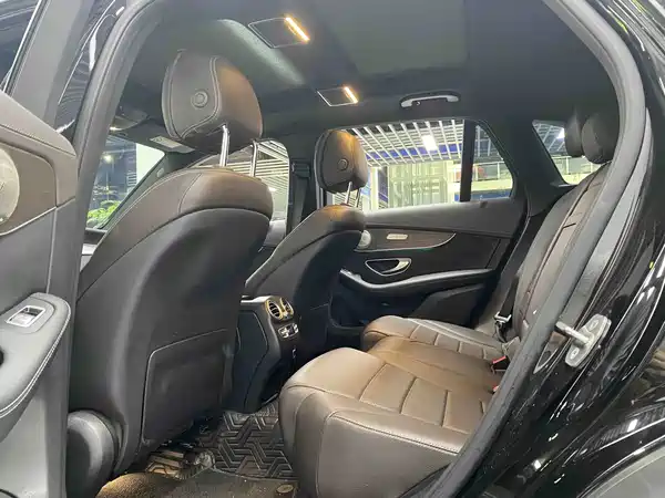 Mercedes-Benz GLC 2023