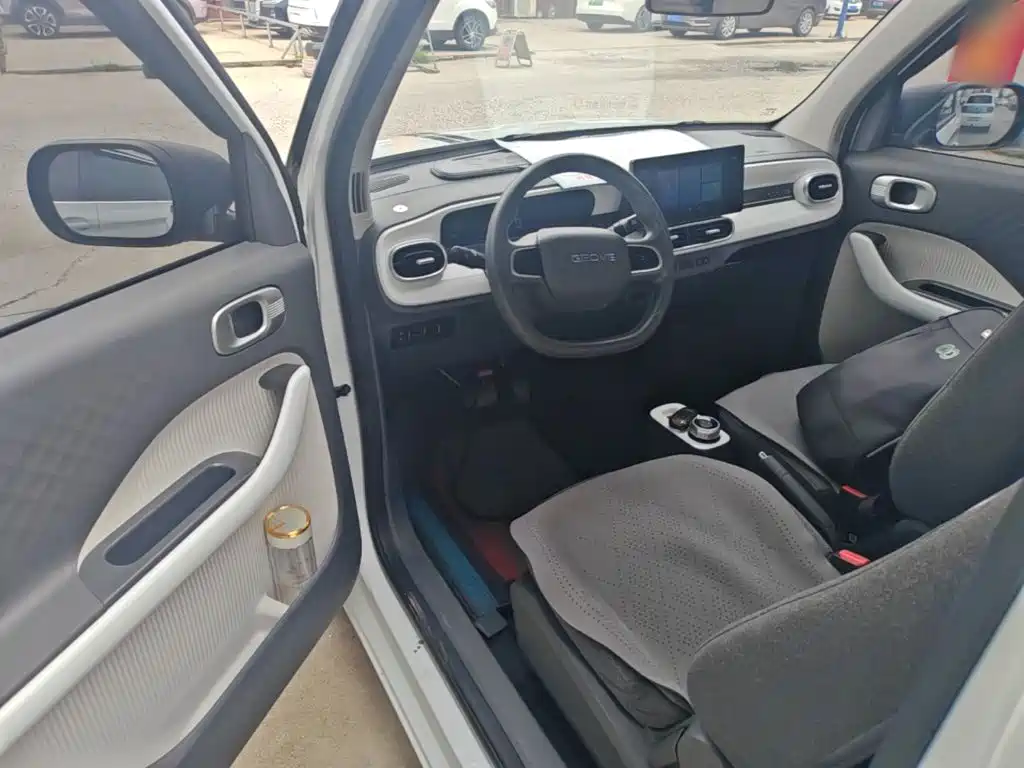 Geely Galaxy Panda 2025 — фото 15
