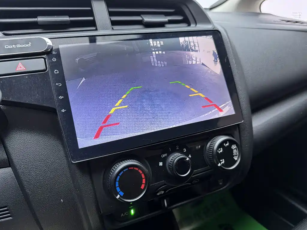 Honda Fit 2018 — фото 9