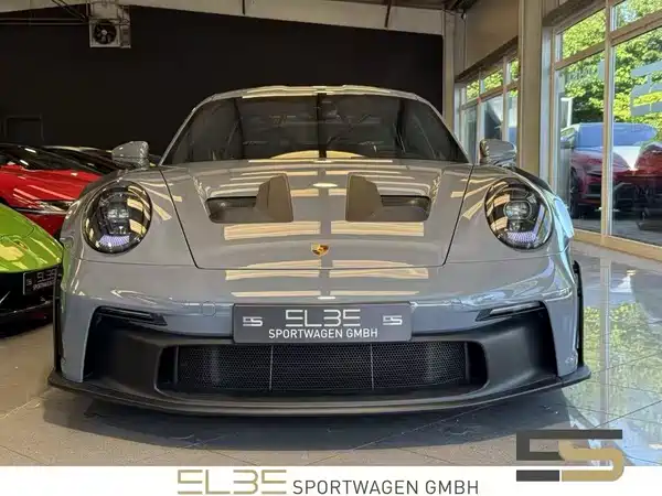 Porsche 911 2025