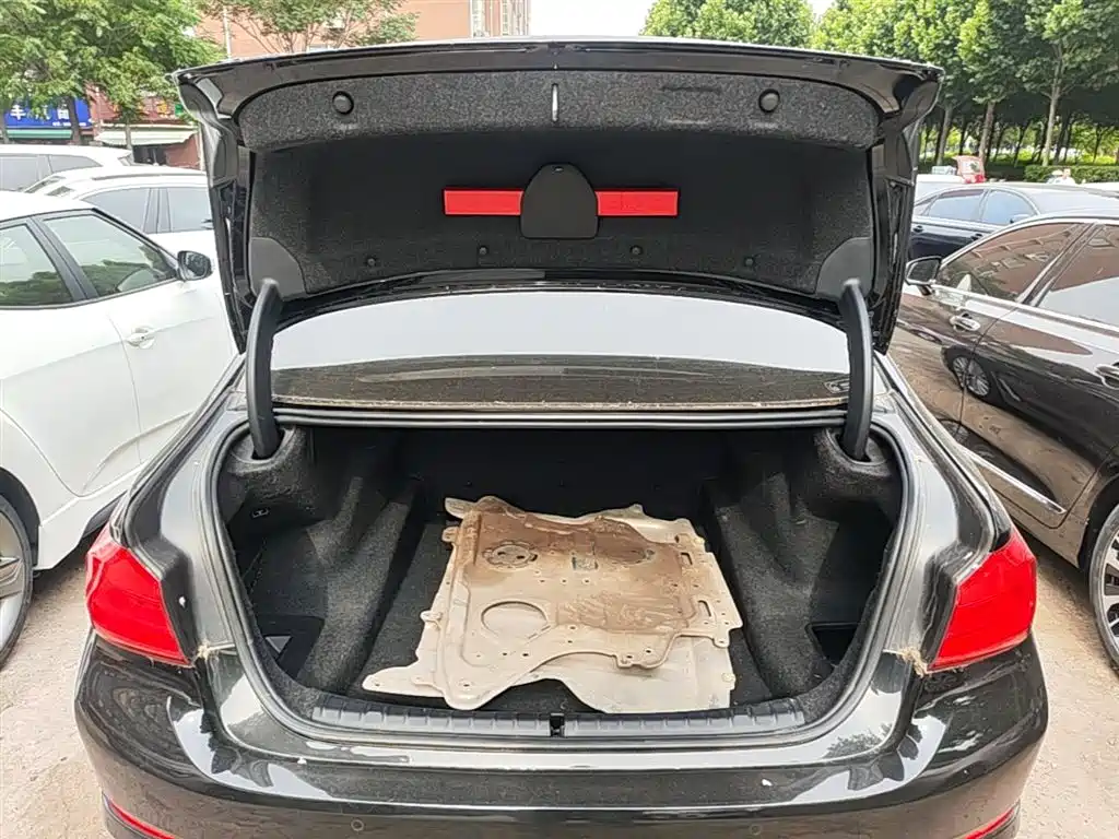 BMW 5 Series 2018 — фото 18