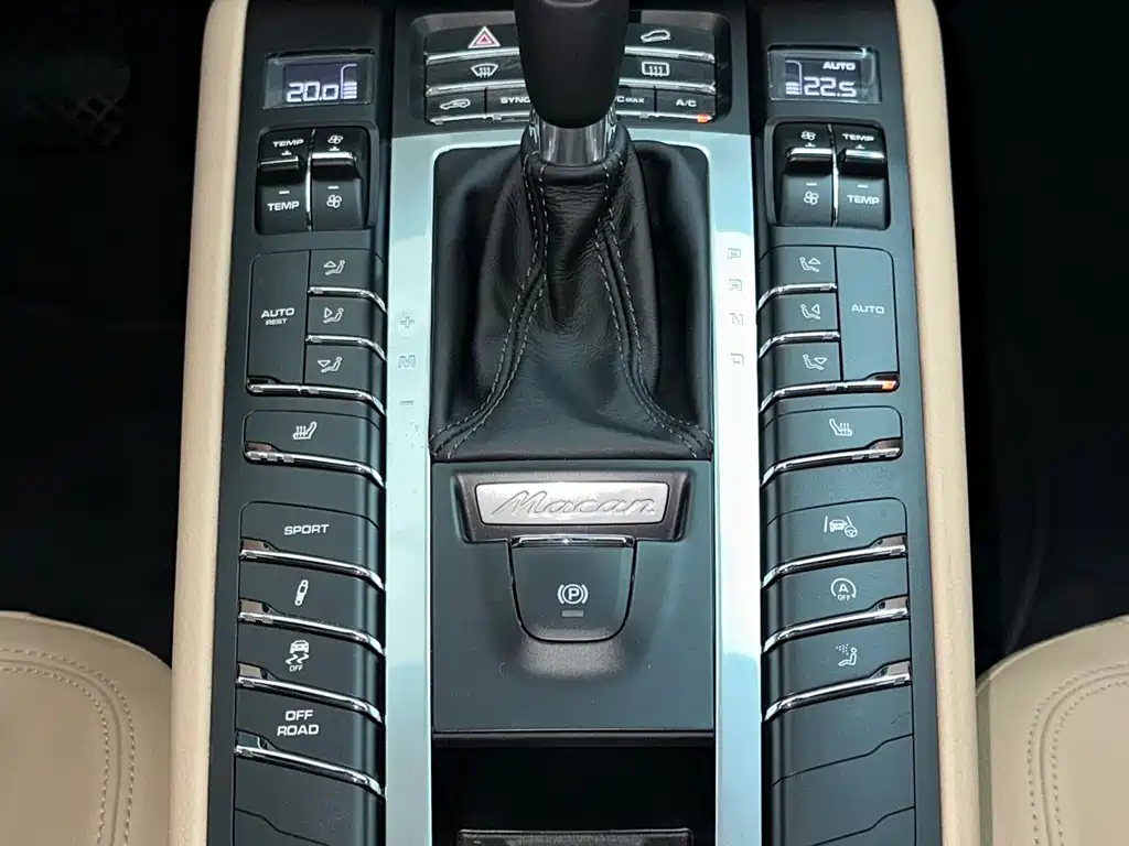 Porsche Macan 2018 — фото 17