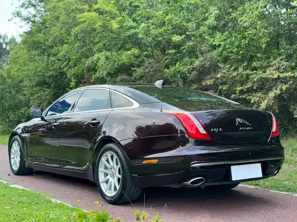 Jaguar XJ 2017