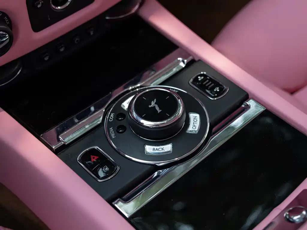 Rolls-Royce Ghost 2018 — фото 17