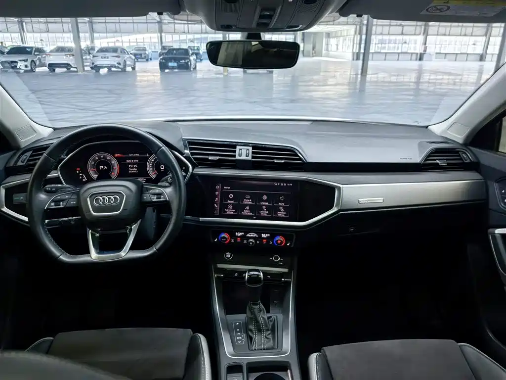 Audi Q3 2022 — фото 6