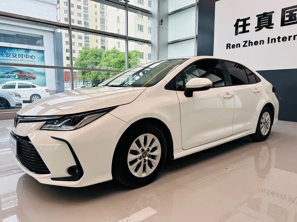 Toyota Corolla 2022 — фото 1
