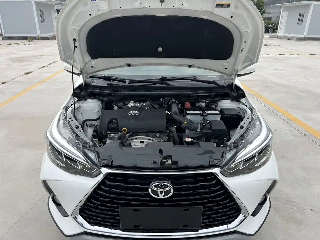 Toyota Yaris L 2022 — фото 16